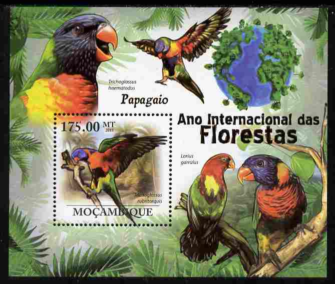 Mozambique 2011 International Year of the Forest - Parrots perf s/sheet unmounted mint, stamps on , stamps on  stamps on birds, stamps on  stamps on parrots